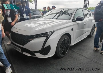 Nový Peugeot E-308 s dojazdom 400 km debutuje v reálnom svete.