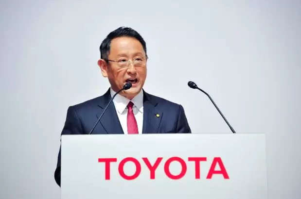 Akio Toyota bol znovu zvolený za predsedu Toyota Motor s 85 percentami schvál...