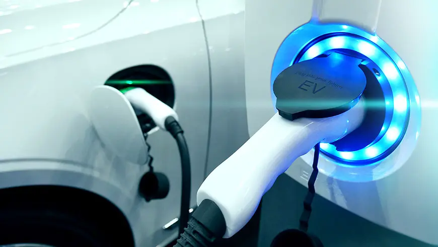 Spojené kráľovstvo a EÚ budú diskutovať o tarifách na elektrické vozidlá