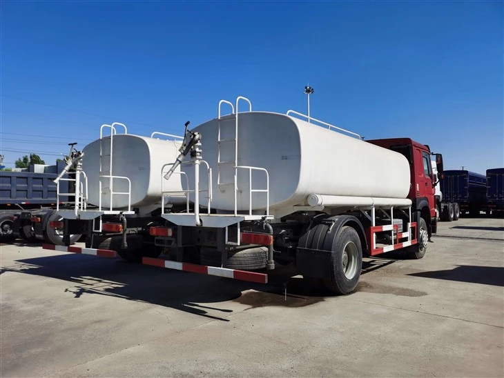New Sinotruk HOWO 4×2 Sprinkler Truck Sprayer Truck